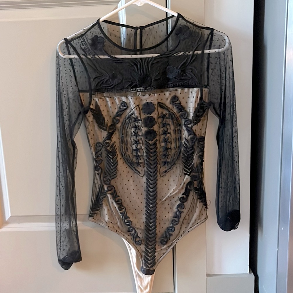 Lace body suit. Tan/nude and black